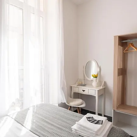 Centre Apartment Nimes