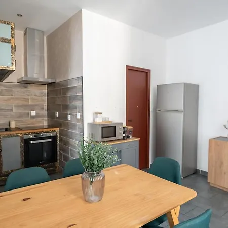 Apartment Centre *