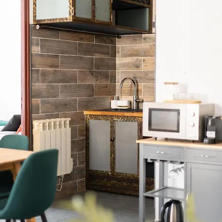 Apartment Centre *